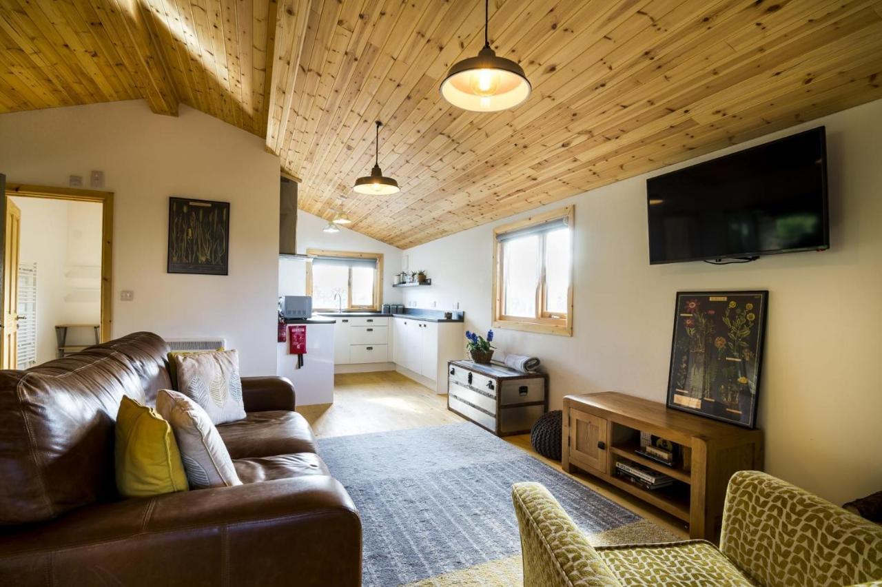 Saint Florence Laurel Lodge - 2 Bedroom Log Cabin - St Florence מראה חיצוני תמונה