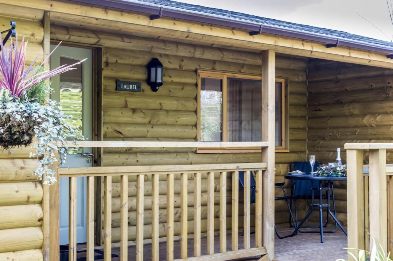 Saint Florence Laurel Lodge - 2 Bedroom Log Cabin - St Florence מראה חיצוני תמונה