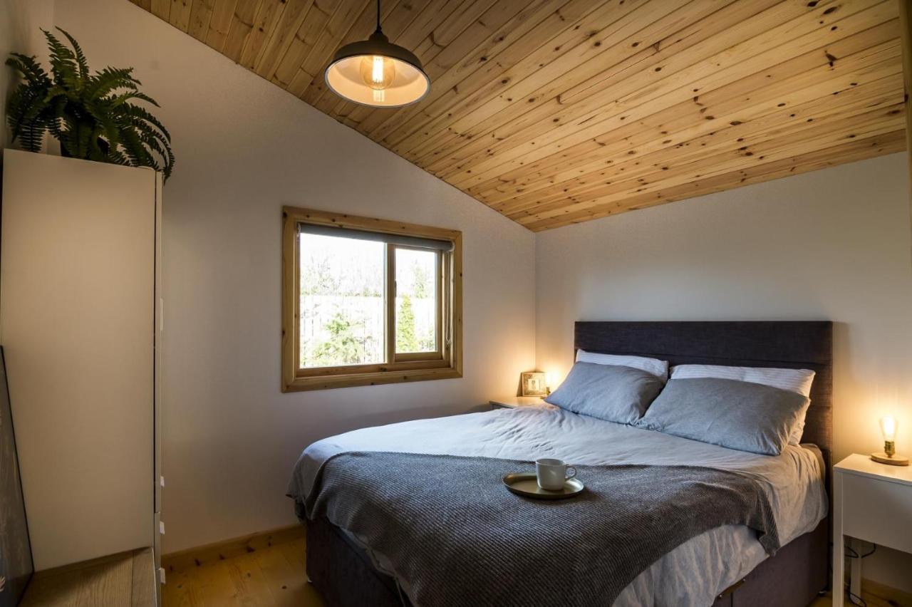 Saint Florence Laurel Lodge - 2 Bedroom Log Cabin - St Florence מראה חיצוני תמונה