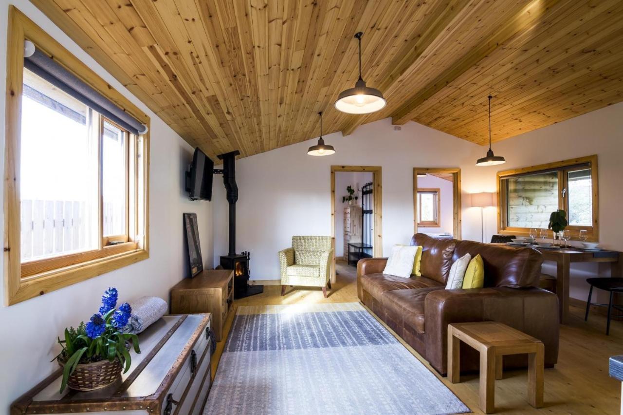 Saint Florence Laurel Lodge - 2 Bedroom Log Cabin - St Florence מראה חיצוני תמונה
