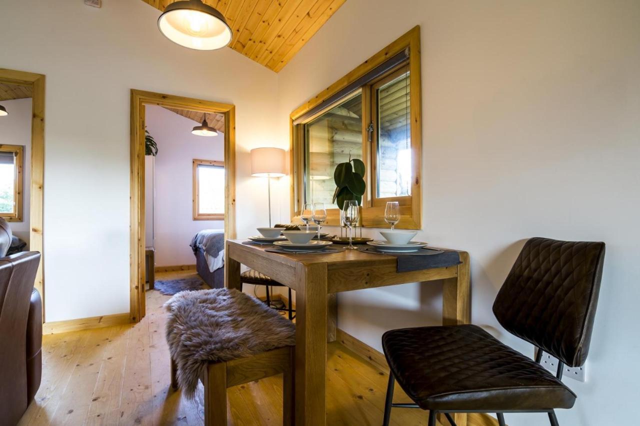 Saint Florence Laurel Lodge - 2 Bedroom Log Cabin - St Florence מראה חיצוני תמונה