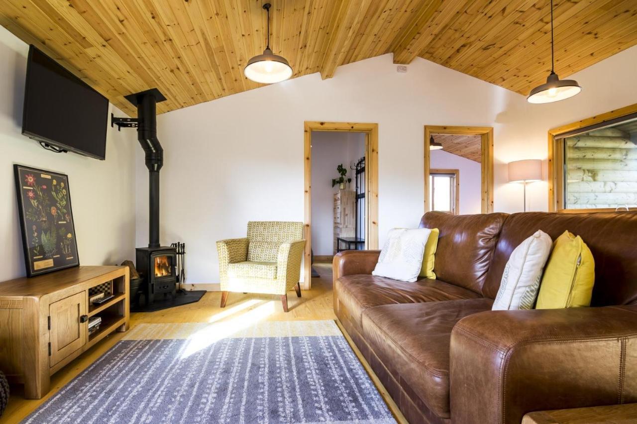 Saint Florence Laurel Lodge - 2 Bedroom Log Cabin - St Florence מראה חיצוני תמונה